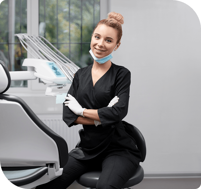 medium-shot-smiley-dentist-work.png